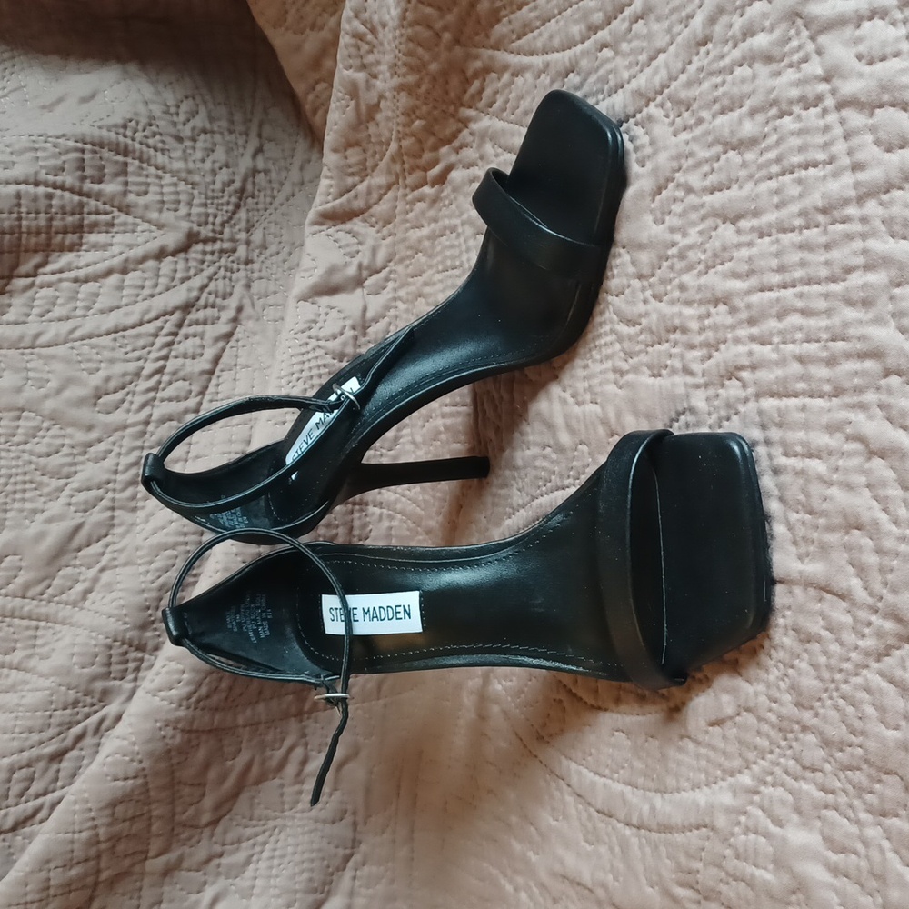 STEVE MADDEN SHAYE Sandal Black Strap Heels 8 M